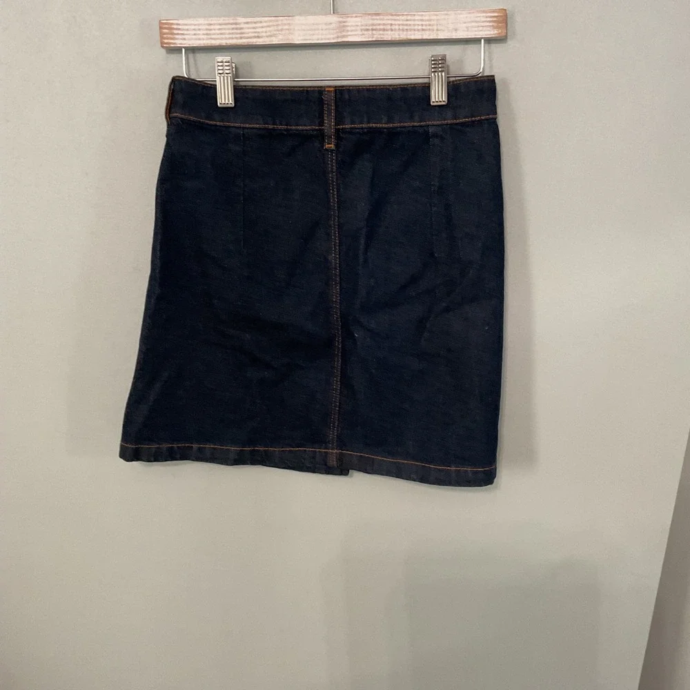 H&M Divided Dark Wash Denim Button Front‎ A-Line Midi Skirt Size 6 - Picture 3 of 5